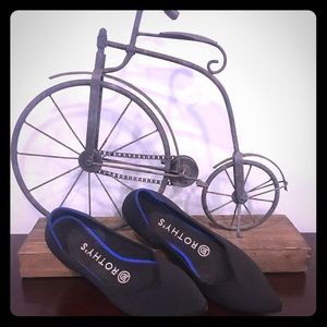 Black Rothy’s Pointed-Toe Flats